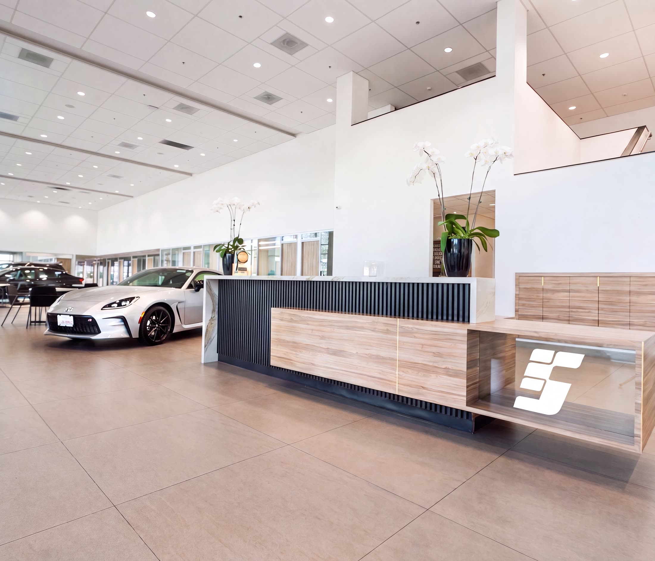 Receptionen i CarCartels showroom